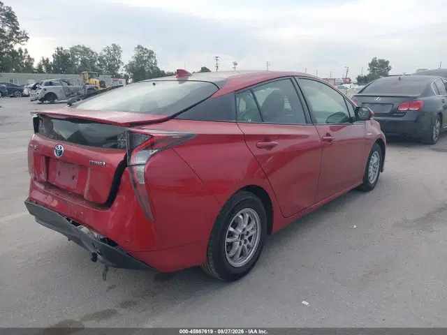 2018 Toyota Prius Three VIN JTDKARFU3J3067499 фото 4