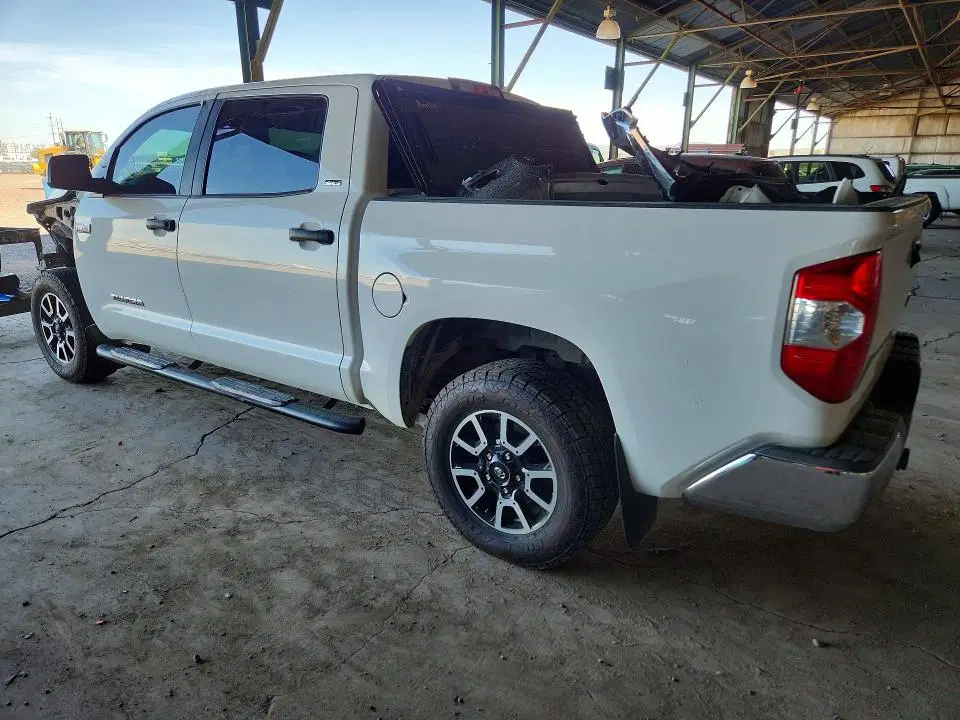 2016 Toyota Tundra VIN 5TFEW5F11GX205457 фото 2