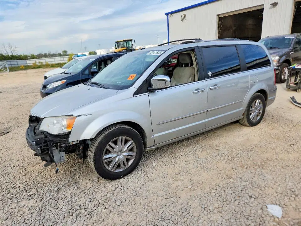 2A8HR64X38R116662 — 2008 Chrysler Town & Country, FRONT END, фото до ремонта