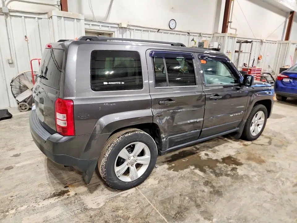 2014 JEEP PATRIOT VIN 1C4NJPBB3ED758649 фото 3