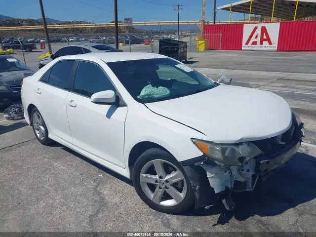 4T1BF1FKXEU362175 — 2014 Toyota Camry SE, Front End, фото до ремонта