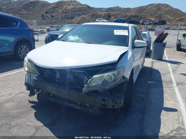 2014 Toyota CAMRY SE VIN 4T1BF1FKXEU362175 фото 2