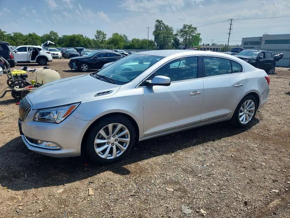 1G4GA5G38GF179268 — 2016 Buick LaCrosse, Град, фото до ремонта