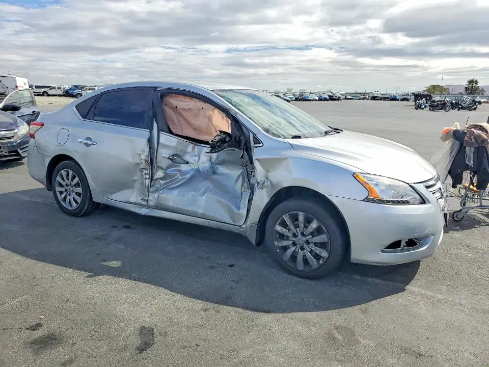 2015 Nissan Sentra VIN 3N1AB7AP6FY216097 фото 4