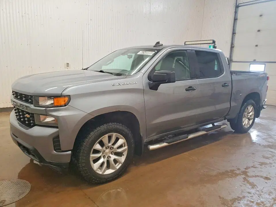 1GCUYBEF8MZ245424 — 2021 Chevrolet Silverado, MINOR DENT/SCRATCHES, фото до ремонта
