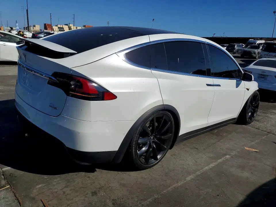 2017 Tesla MODEL X VIN 5YJXCBE21HF044050 фото 3