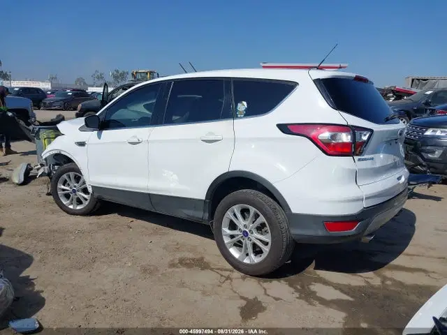 2017 Ford ESCAPE SE VIN 1FMCU0GD5HUE76867 фото 3