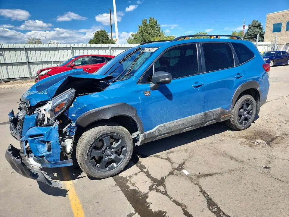 JF2SKAMC9NH437518 — 2022 Subaru Forester, Front End, фото до ремонта