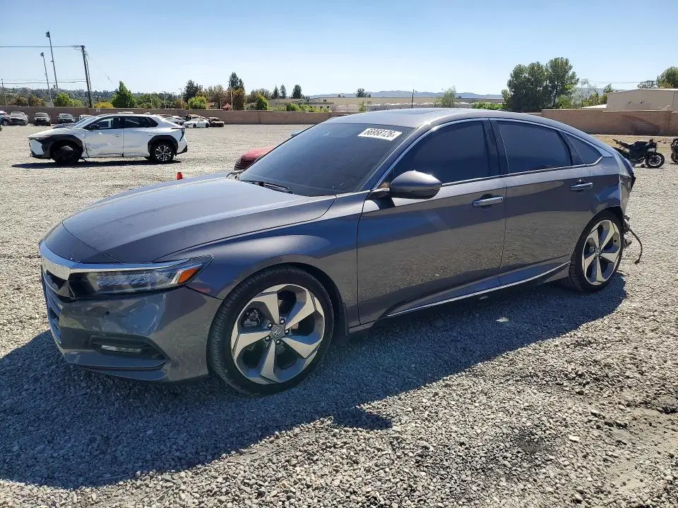 1HGCV1F93JA090798 — 2018 Honda Accord, Rear End, фото до ремонта
