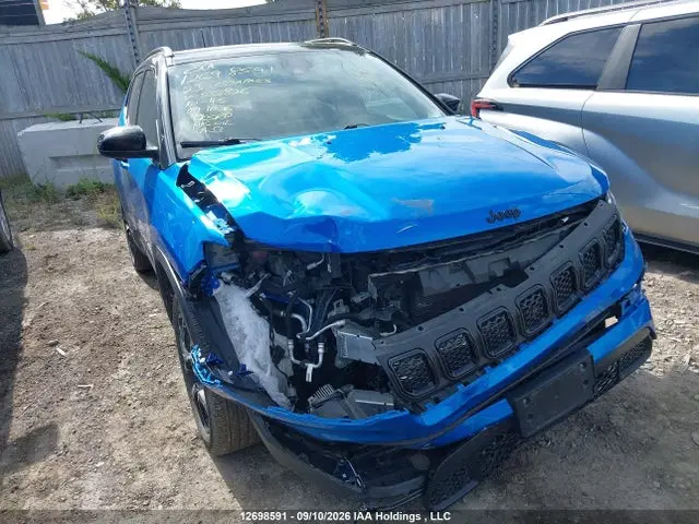 3C4NJDFN4PT553826 — 2023 Jeep Compass Altitude, Front, фото до ремонта