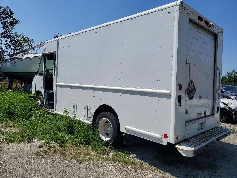 2013 FREIGHTLINER CHASSIS VIN 4UZAANDUXDCFE4807 фото 2