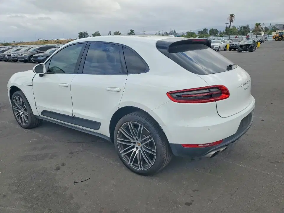 2017 Porsche Macan VIN WP1AB2A57HLB10296 фото 2