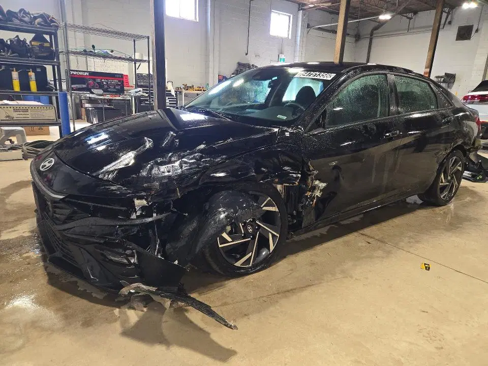 KMHLM4DG8SU035859 — 2025 Hyundai Elantra, FRONT END, фото до ремонта