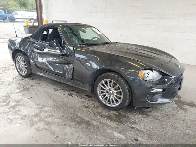 JC1NFAEK2H0127829 — 2017 Fiat 124 Spider Classica, Right Side, фото до ремонта
