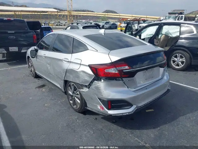 2021 Honda Clarity Plug-in Hybrid Touring VIN JHMZC5F36MC000343 фото 3