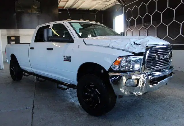 3C63R3GL2EG264903 — 2014 RAM 3500, FRONT END, фото до ремонта