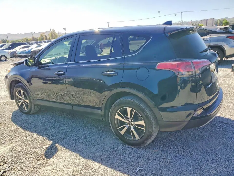 2018 Toyota RAV4 VIN JTMWFREV9JJ174033 фото 2