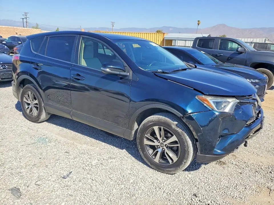 2018 Toyota RAV4 VIN JTMWFREV9JJ174033 фото 4