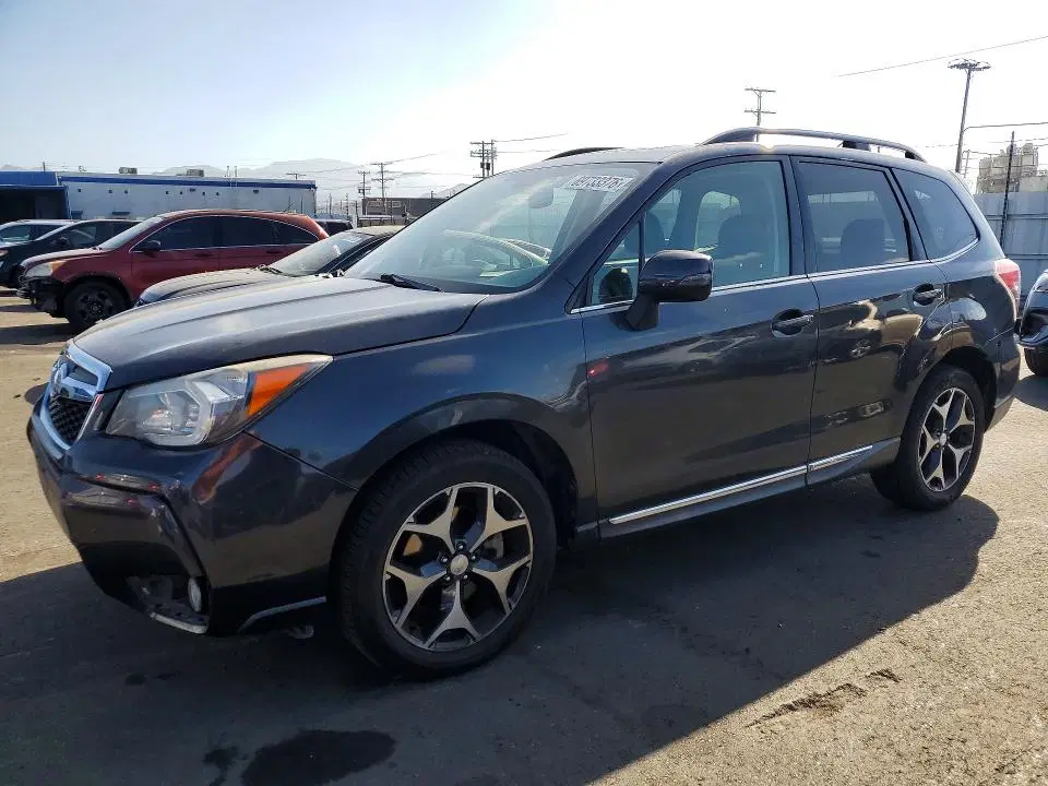 JF2SJGWCXFH442537 — 2015 Subaru Forester, Rear End, фото до ремонта
