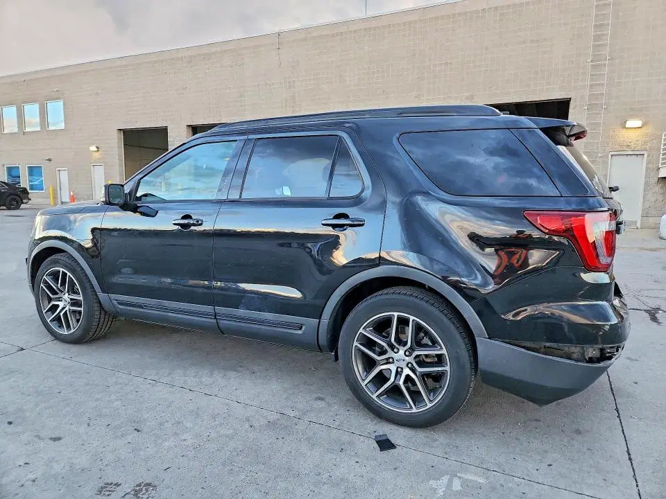 2016 Ford Explorer VIN 1FM5K8GT8GGC45589 фото 2