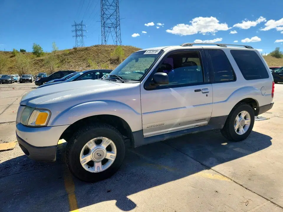 1FMYU60E42UB42705 — 2002 Ford Explorer, HAIL, фото до ремонта
