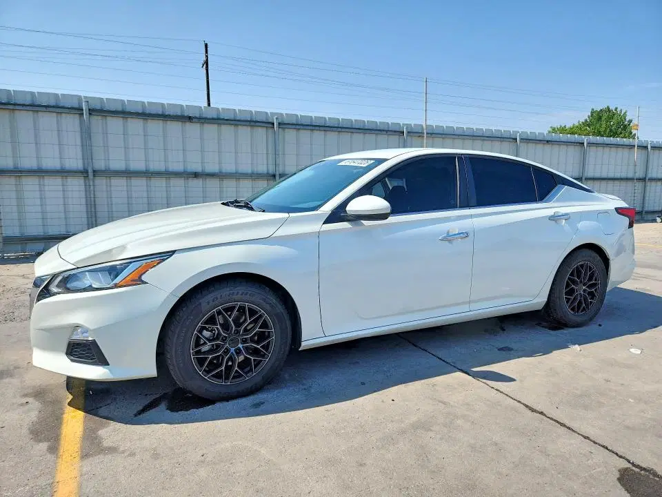 1N4BL4BV5MN314886 — 2021 Nissan Altima, SIDE, фото до ремонта