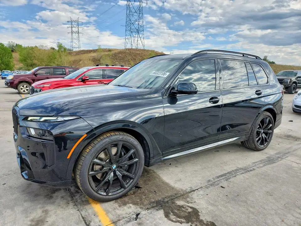5UX23EM08T9270020 — 2026 BMW X7, Боковая часть, фото до ремонта