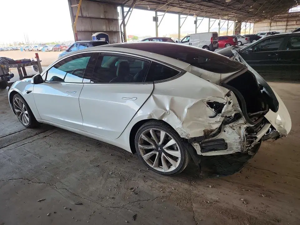 2018 Tesla MODEL 3 VIN 5YJ3E1EA0JF011220 фото 2