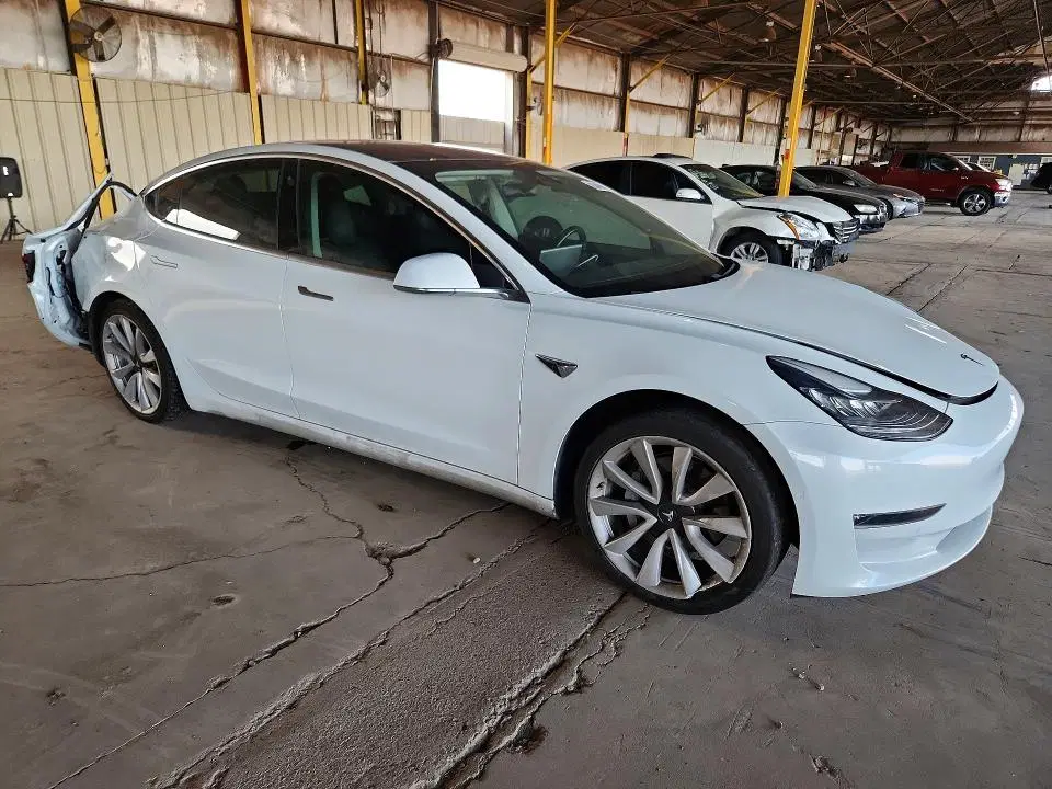 2018 Tesla MODEL 3 VIN 5YJ3E1EA0JF011220 фото 4