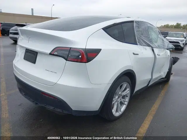 2023 Tesla Model Y VIN 7SAYGDEEXPF594959 фото 4