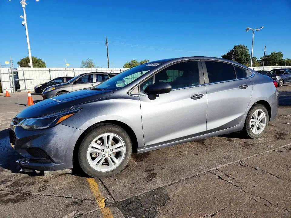 1G1BE5SM8J7231169 — 2018 Chevrolet Cruze, FRONT END, фото до ремонта