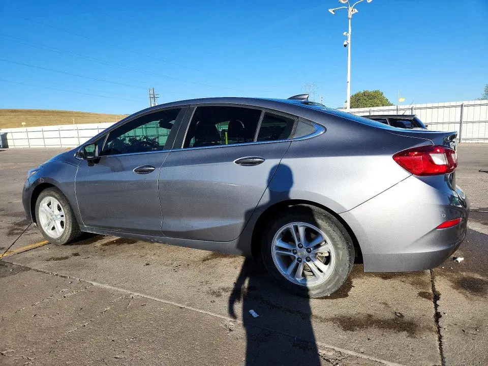2018 CHEVROLET CRUZE VIN 1G1BE5SM8J7231169 фото 2