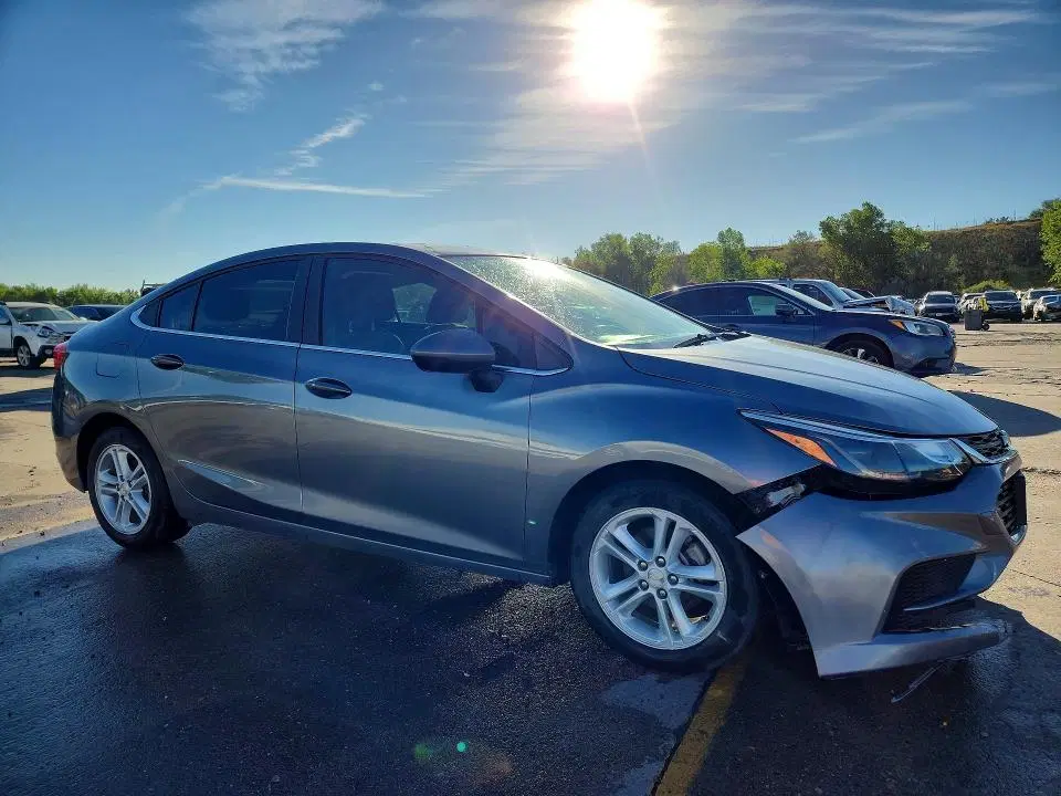 2018 CHEVROLET CRUZE VIN 1G1BE5SM8J7231169 фото 4