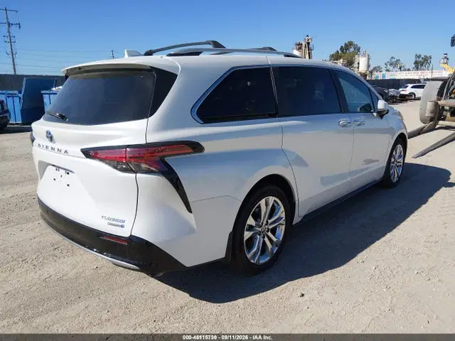 2024 Toyota Sienna Platinum VIN 5TDERKEC4RS183715 фото 4