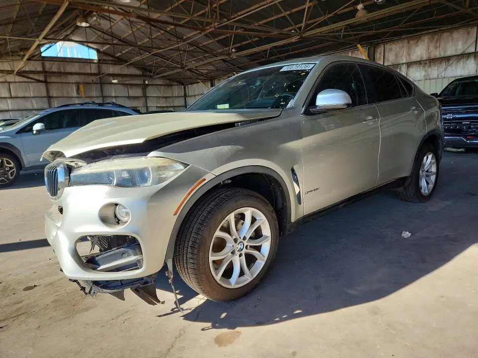 5UXKU2C53F0F95467 — 2015 BMW X6, Front End, фото до ремонта