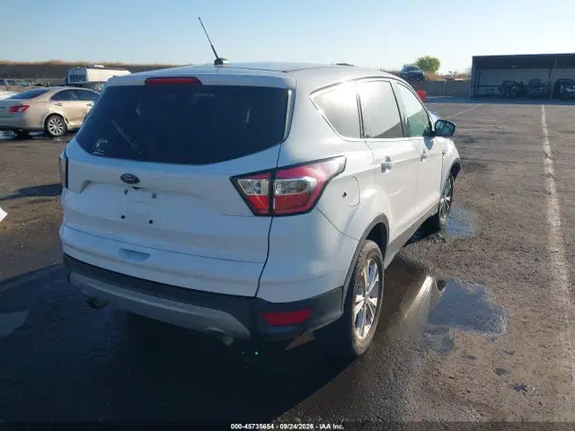 2017 Ford ESCAPE SE VIN 1FMCU9GD5HUE17693 фото 4