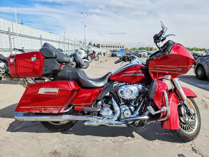 1HD1KGM13CB673544 — 2012 Harley-Davidson Fltru, SIDE, фото до ремонта