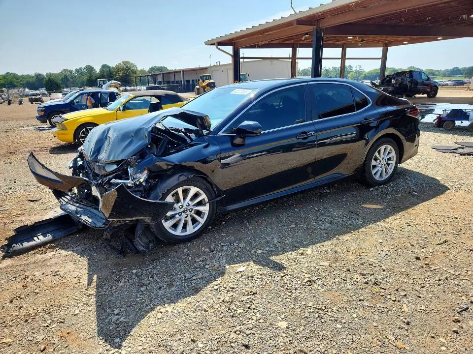 4T1C11AK1NU691678 — 2022 Toyota Camry, Передняя часть (Front End), фото до ремонта