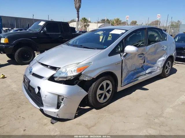 2015 Toyota Prius Five/four/persona Series Special Edition/three/two VIN JTDKN3DU8F1992612 фото 2