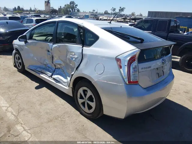 2015 Toyota Prius Five/four/persona Series Special Edition/three/two VIN JTDKN3DU8F1992612 фото 3