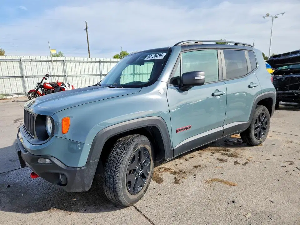 ZACCJBCB1JPH87779 — 2018 Jeep Renegade, Передняя часть, фото до ремонта