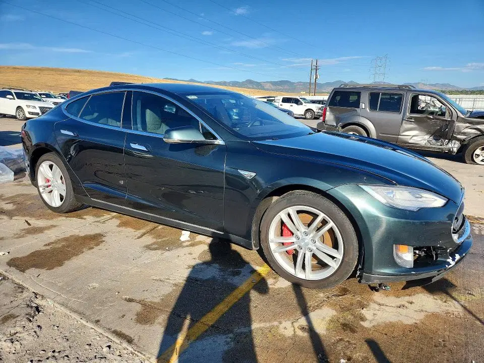 2014 TESLA MODEL S VIN 5YJSA1H16EFP32943 фото 4