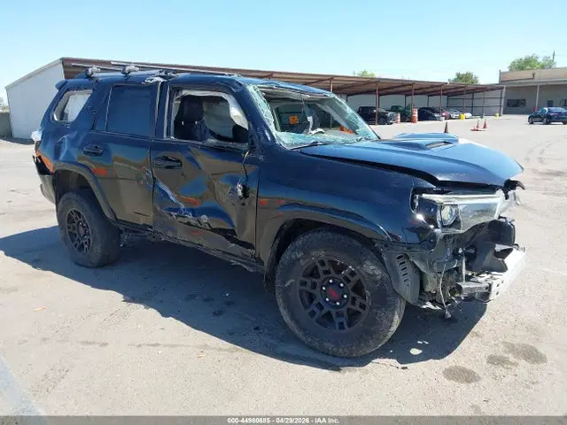 JTEBU5JR9J5564995 — 2018 Toyota 4RUNNER Trd Off Road Premium, Опрокидывание (Rollover), фото до ремонта