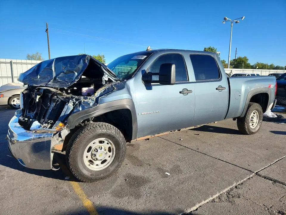 1GCHK536X9F123468 — 2009 Chevrolet Silverado, Передняя часть (Front End), фото до ремонта