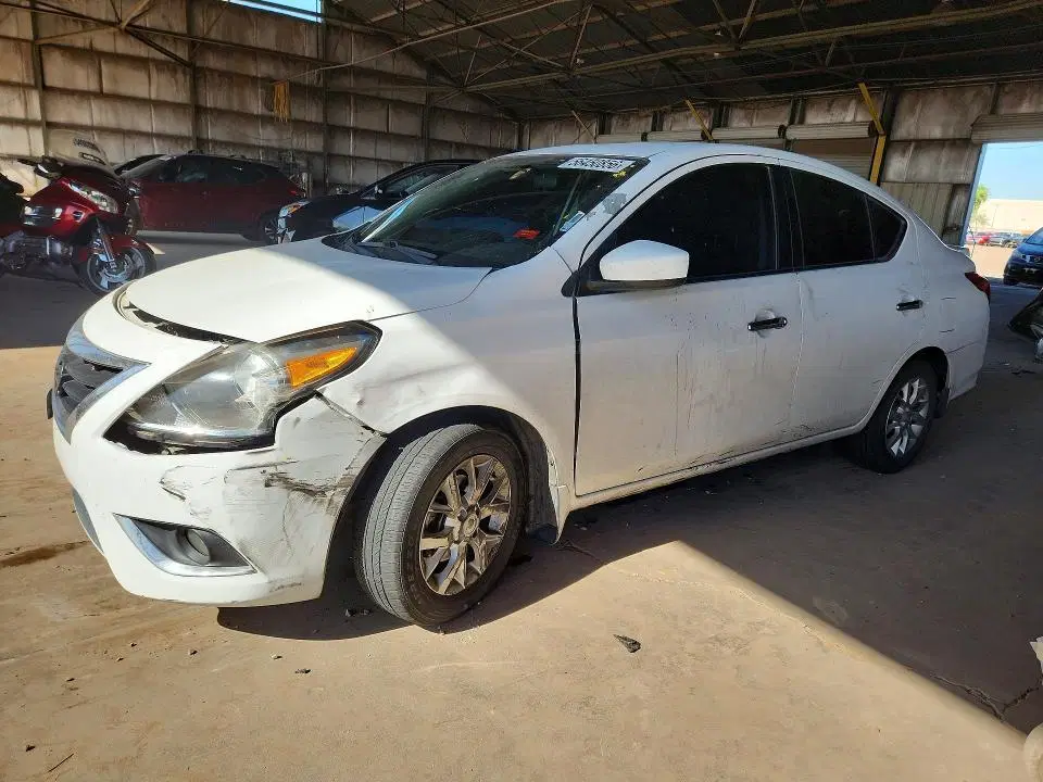 3N1CN7AP5HL856382 — 2017 Nissan Versa, Front End, фото до ремонта