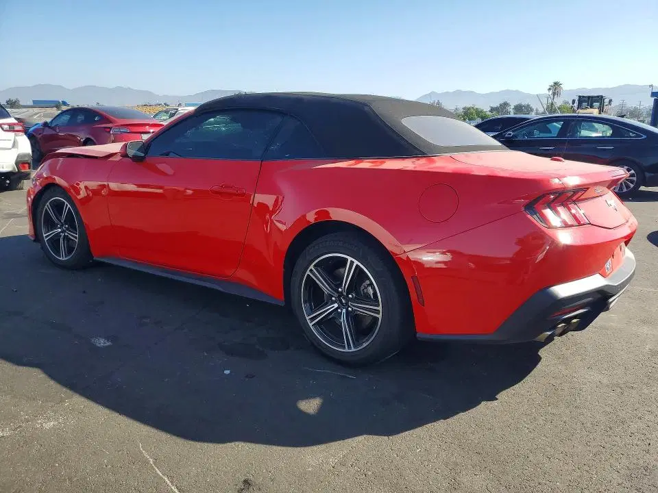 2024 Ford Mustang VIN 1FAGP8UHXR5105465 фото 2