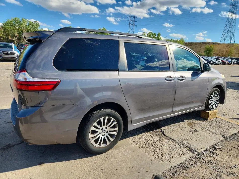 2018 TOYOTA SIENNA VIN 5TDYZ3DC9JS928399 фото 3