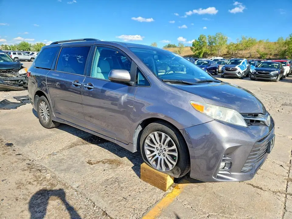 2018 TOYOTA SIENNA VIN 5TDYZ3DC9JS928399 фото 4