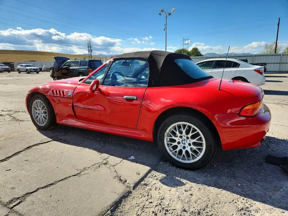 1998 BMW Z3 VIN 4USCJ332XWLC12031 фото 2