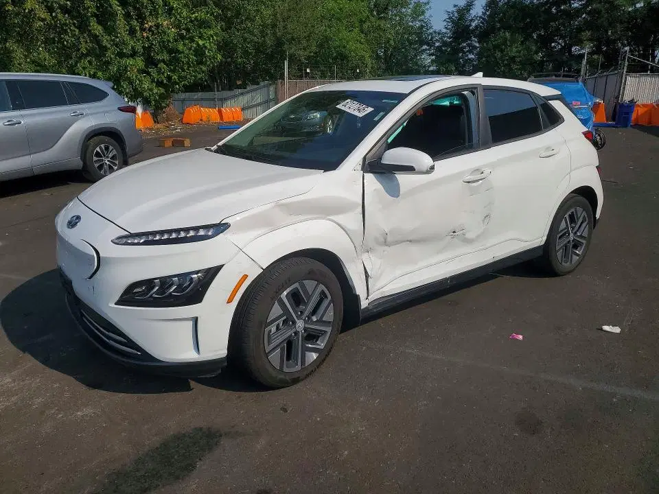 KM8K53AG9PU179788 — 2023 Hyundai Kona, Side, фото до ремонта